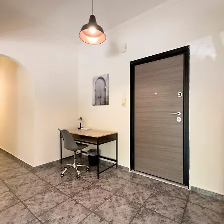 Pafou Cozy 102 Sqm Apt In Apartment